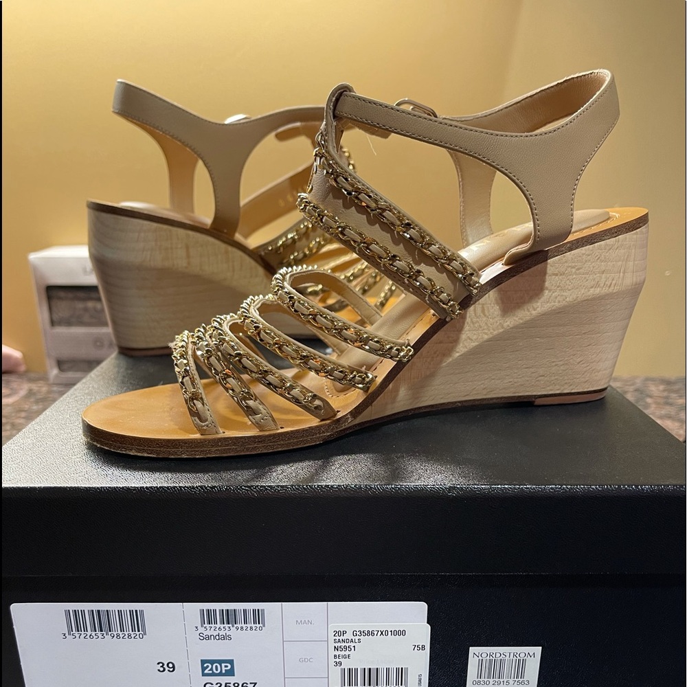 Chanel  sandals beige